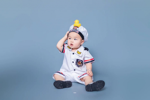 哈密宝宝老摇头怎么回事